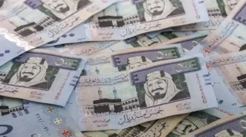 تحديثات الصرف اليومية.. سعر الريال السعودي مقابل الجنيه المصري في تعاملات الاثنين بالتفصيل
